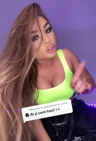 1. Fine Simonna Braboveanu Shows Cleavage in Sweet Lime Green Crop Top