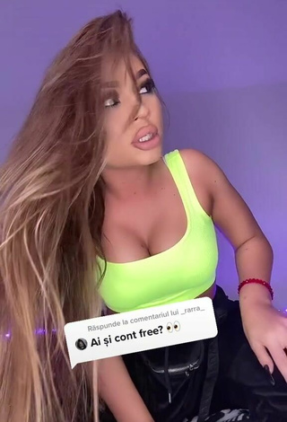 3. Fine Simonna Braboveanu Shows Cleavage in Sweet Lime Green Crop Top