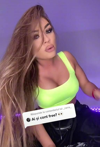 4. Fine Simonna Braboveanu Shows Cleavage in Sweet Lime Green Crop Top