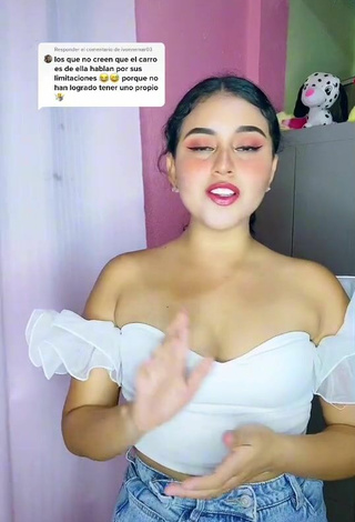 Amazing Soydanielikald Shows Cleavage in Hot White Crop Top