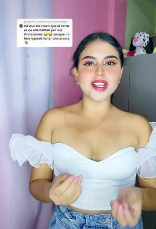 3. Amazing Soydanielikald Shows Cleavage in Hot White Crop Top