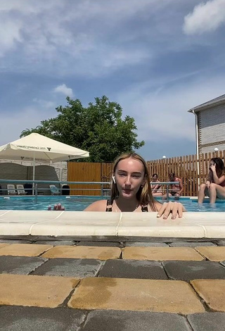 5. Sexy Kristina in Bikini at the Pool