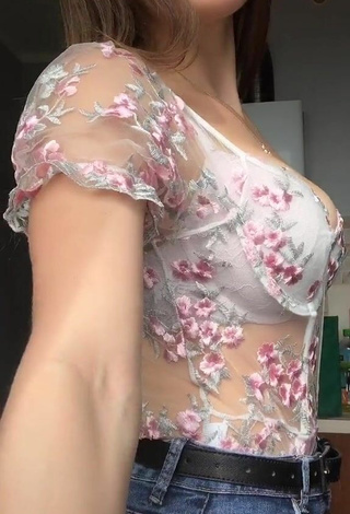 2. Beautiful Wiktoria Jaroniewska in Sexy Floral Top