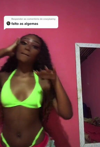 6. Laiane Rodrigues Shows Cleavage in Sexy Bikini Top