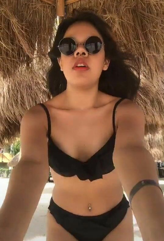 4. Sexy YaeeMit in Black Bikini
