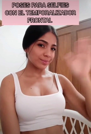 Hot Melissa Parra Shows Cleavage in White Crop Top
