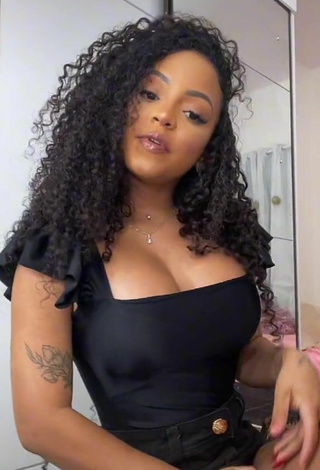 3. Hot Ziane Martins Shows Cleavage in Black Top