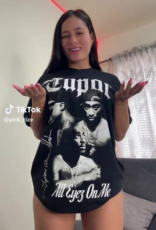 31. Sexy Yiseth Gomez Shows Cameltoe