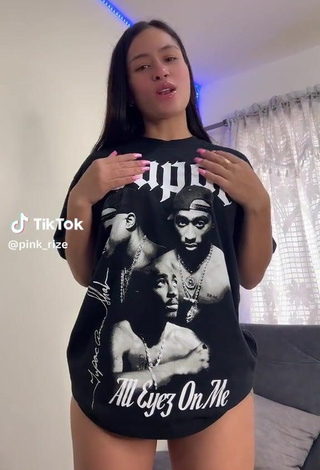 43. Sexy Yiseth Gomez Shows Cameltoe