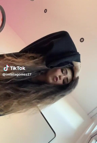 15. Sexy Laila Gomez Shows Asshole