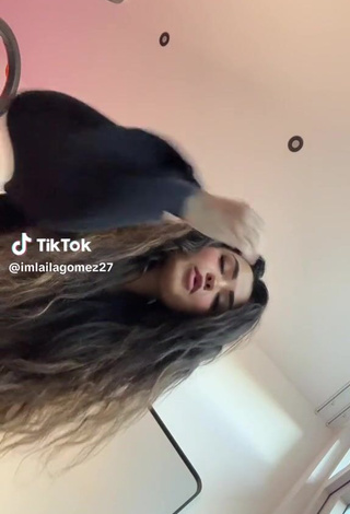 3. Sexy Laila Gomez Shows Asshole