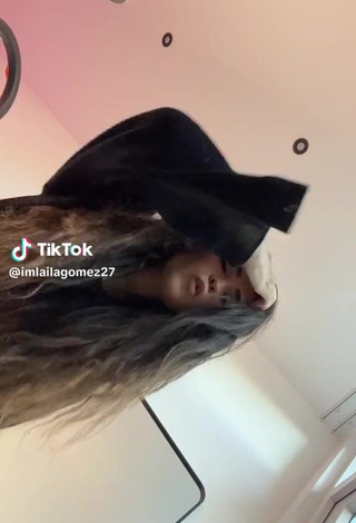 9. Sexy Laila Gomez Shows Asshole