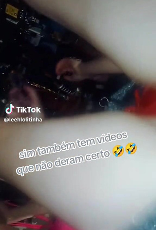 4. Sexy leehlolitinha in Panties while Twerking