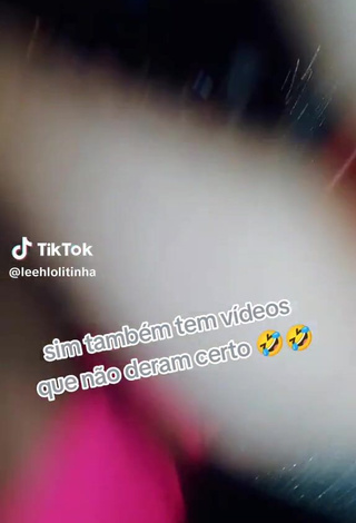 5. Sexy leehlolitinha in Panties while Twerking