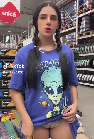 Sexy erikka5128 Shows Cameltoe