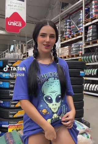 4. Sexy erikka5128 Shows Cameltoe