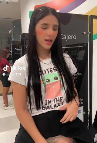 6. Sexy mavel351 Shows Cameltoe