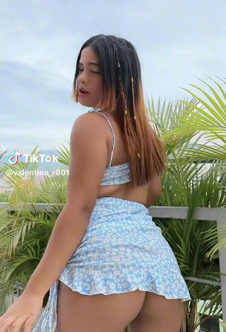 2. Sexy Valentina Rodriguez Shows Asshole while Twerking
