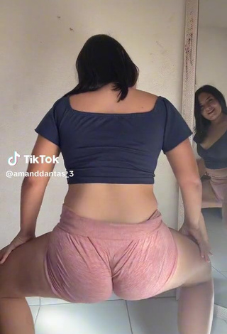 2. Sweetie amanddantas_3 Shows Big Butt while Twerking