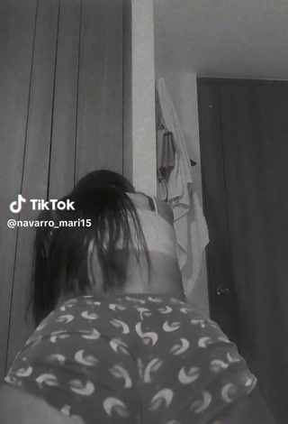 3. Sexy Mariana Navarro Shows Cameltoe while Twerking