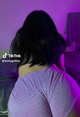 1. Sexy Andy Hips Shows Cameltoe while Twerking