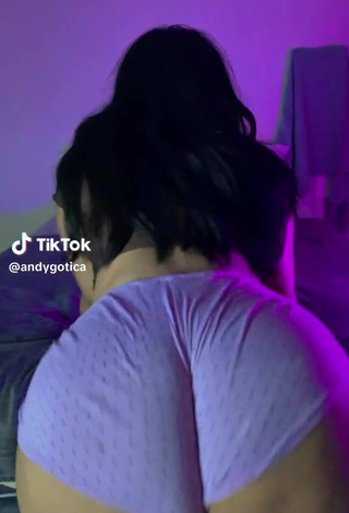 3. Sexy Andy Hips Shows Cameltoe while Twerking