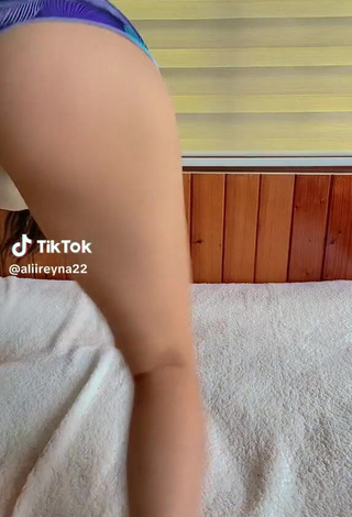 2. Amazing Alii Reyna Shows Butt while doing Yoga