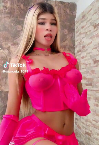 Seductive Marcela Castro Shows Butt while Twerking