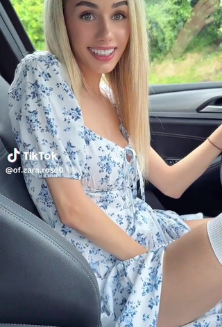 6. Sexy of.zara.rose0 Shows Cleavage in Dress in a Car