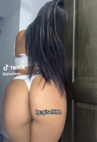 1. Sexy Giselth Shows Asshole while Twerking