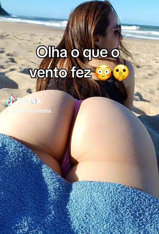 Sexy Josi moderninha Shows Asshole at the Beach