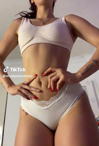 3. Sexy Nicolane Escobar Shows Asshole while Twerking