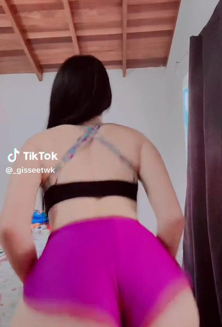 3. Sexy Gissee Twk Shows Cameltoe while Twerking