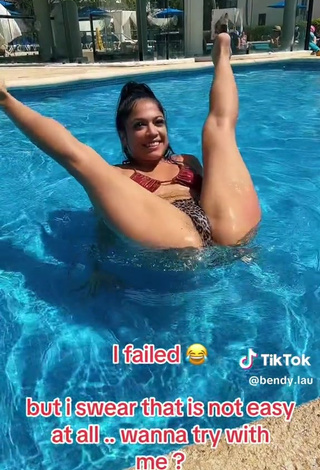 Sexy bendy.lau Shows Butt at the Pool while doing Yoga