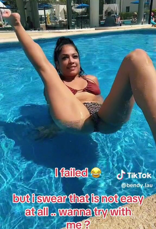 5. Sexy bendy.lau Shows Butt at the Pool while doing Yoga