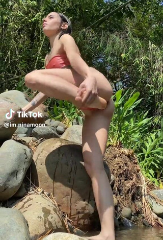 1. Sexy Nina Moon Shows Butt while Leg Spread