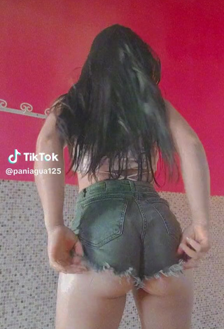 4. Sexy paniagua125 in Shorts while Twerking