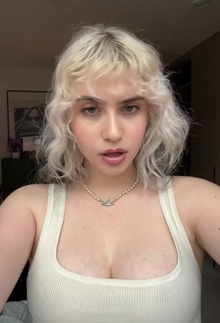 Hot Abby Roberts Shows Cleavage in Crop Top