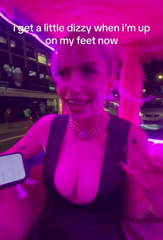 3. Amazing Abby Roberts Shows Cleavage in a Car