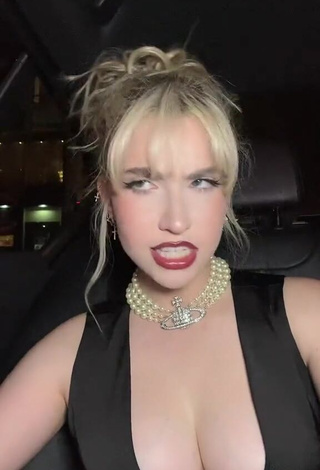 4. Sweetie Abby Roberts Shows Cleavage in a Car