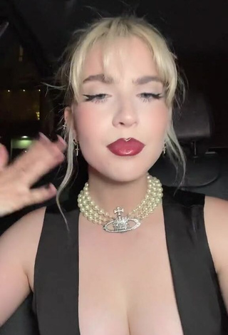 5. Sweetie Abby Roberts Shows Cleavage in a Car