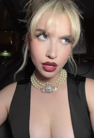 6. Sweetie Abby Roberts Shows Cleavage in a Car