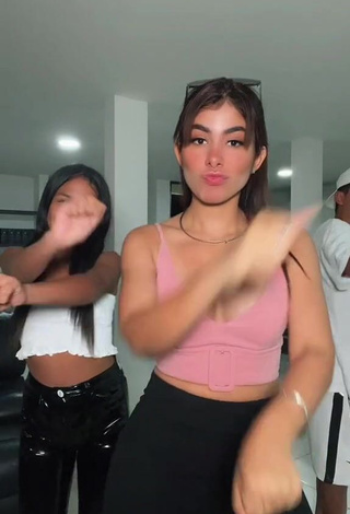 4. Alexa Torrex Looks Fine in Peach Crop Top
