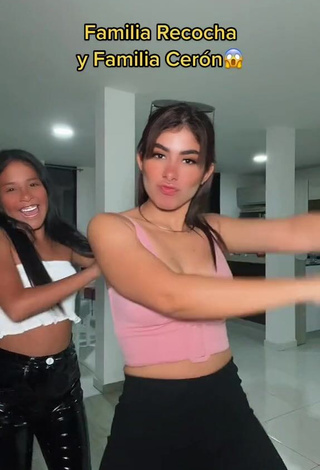 6. Alexa Torrex Looks Fine in Peach Crop Top