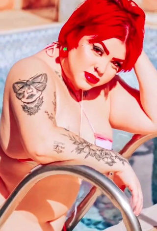 6. Alexia Tamira Shows Cleavage