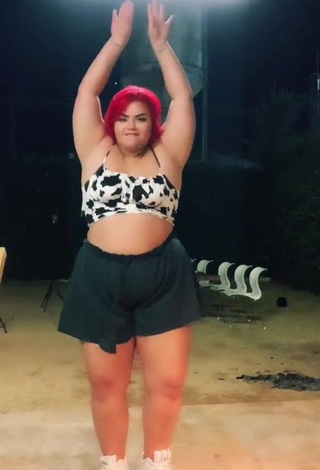 2. Gorgeous Alexia Tamira Shows Butt while Twerking