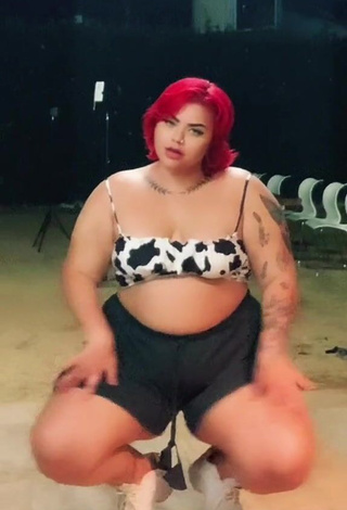 5. Gorgeous Alexia Tamira Shows Butt while Twerking