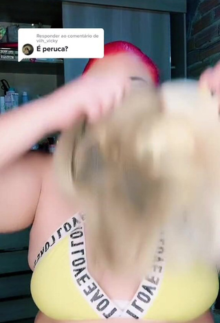 4. Hot Alexia Tamira Shows Cleavage in Sport Bra