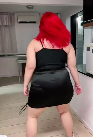 4. Hot Alexia Tamira Shows Cleavage in Black Dress while Twerking