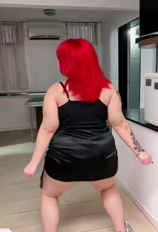 5. Hot Alexia Tamira Shows Cleavage in Black Dress while Twerking